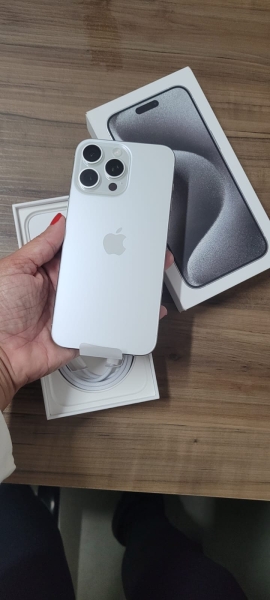 IPhone 15 Pro Max  256Gb - Branco 